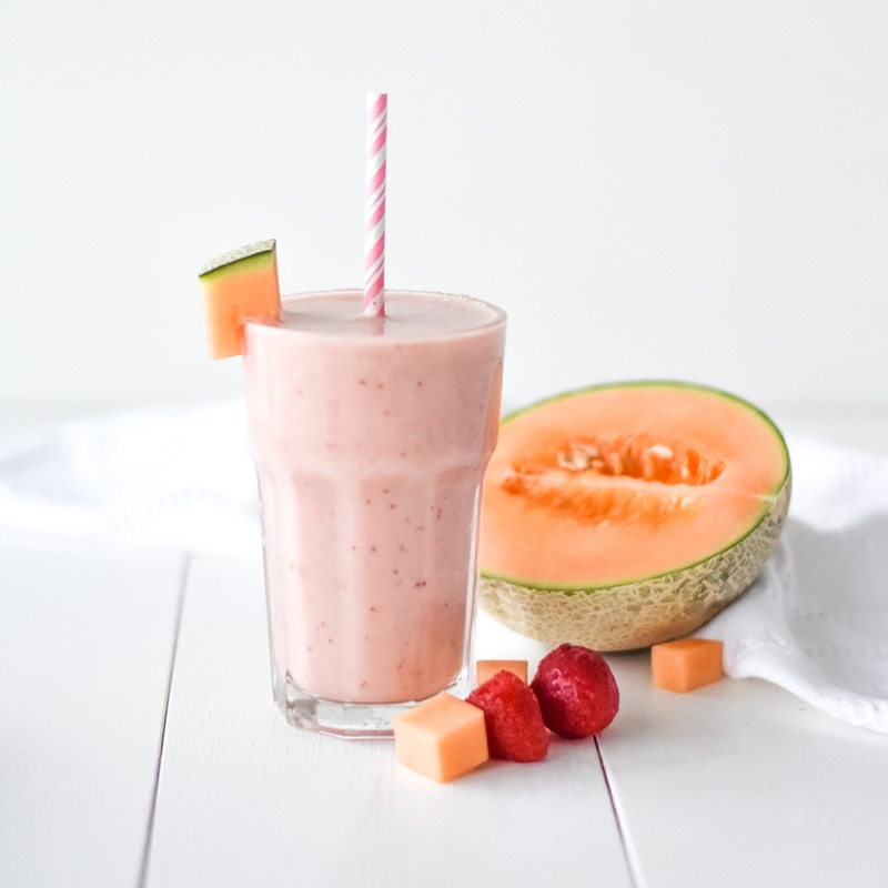 Sinh tố dưa lưới dâu tây