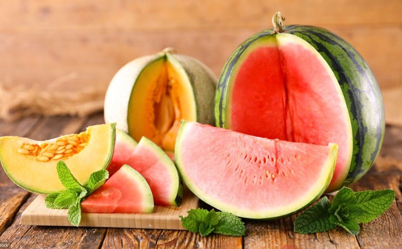 Món nước ép dưa lưới với dưa hấu