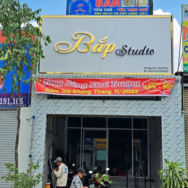 Biển hiệu inox cửa hàng Bắp Studio