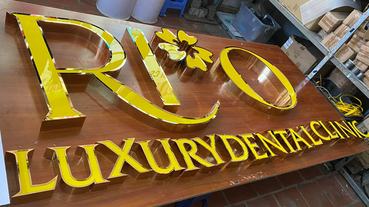 S-House Decor - công ty hàng đầu trong lĩnh vực thiết kế, sản xuất và lắp đặt các loại bảng biển quảng cáo