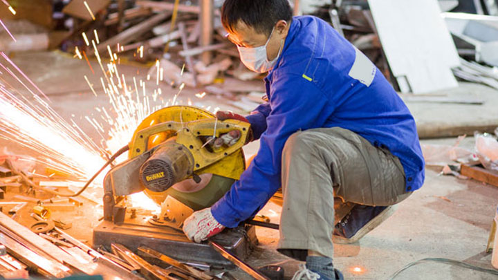 Nếu chi phí lắp đặt cao sẽ làm tăng giá thi công inox