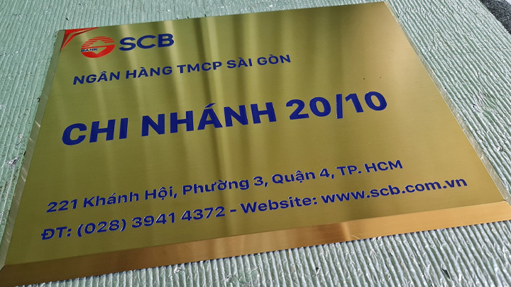 Mẫu 1 - Biển ngân hàng SCB inox vàng