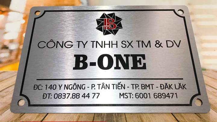 S - House Decor là một trong những công ty sản xuất biển inox xước uy tín hàng đầu