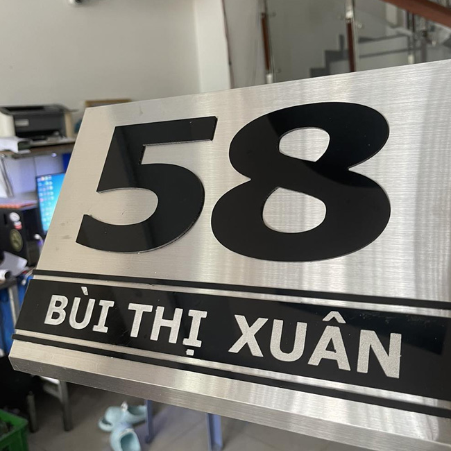 Biển số nhà inox xước, chữ đen