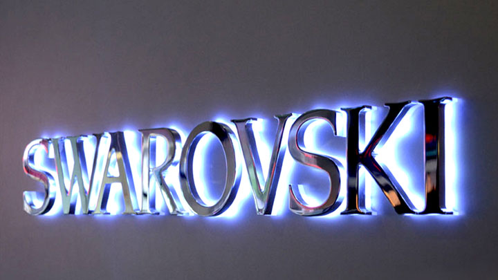 Chữ inox trắng bóng logo công ty