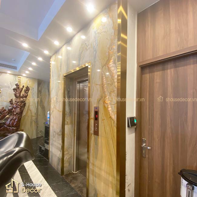 hinh-anh-hoan-thien-vach-cabin-thang-may