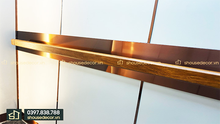 Ngoại thất sang trọng từ inox T vàng đồng