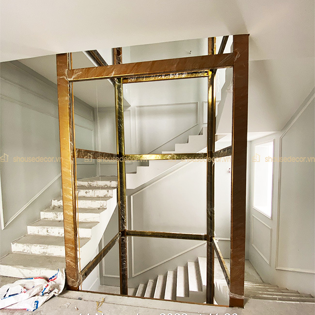 Khung thép 304 chắn chắn, đảm bảo tính thẩm mỹ và an toàn