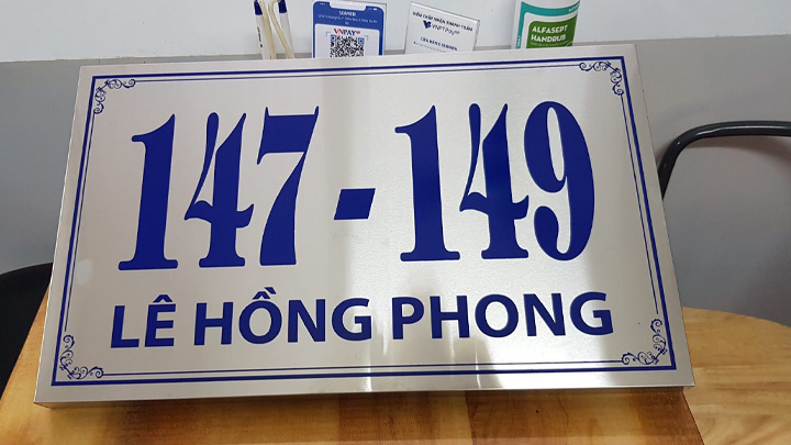 Biển hiệu công ty in inox