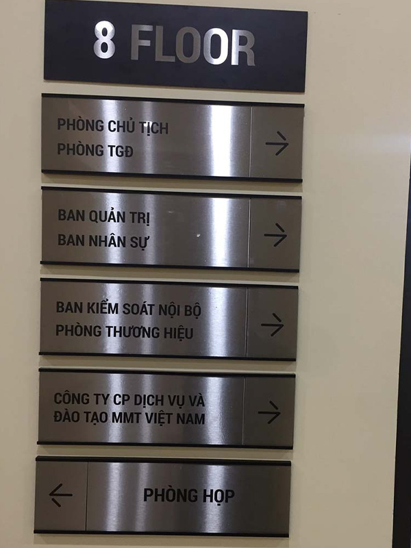 Bảng tên nhân viên in UV inox