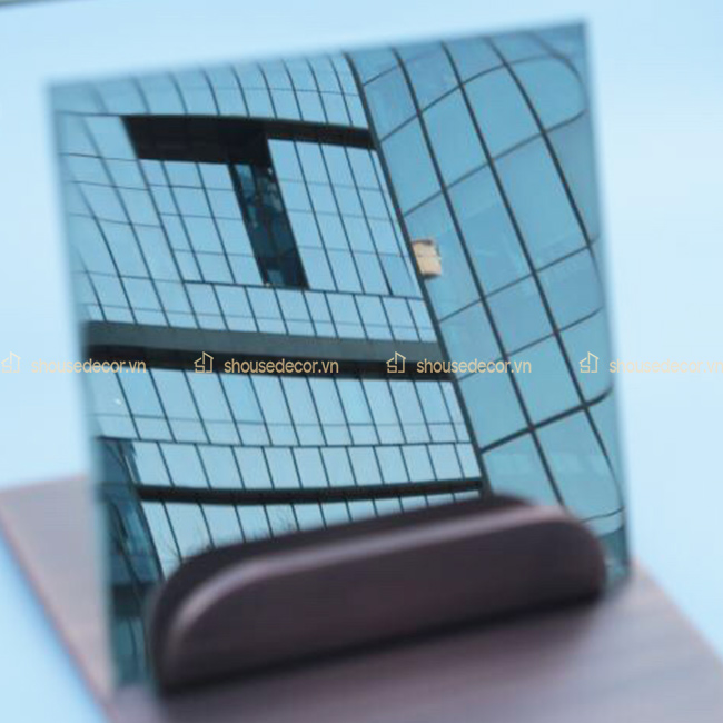 Độ bền của inox trắng gương 304 rất cao và có khả năng chống ăn mòn tốt