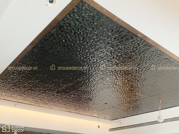 trang-tri-inox-song-nuoc-den-01