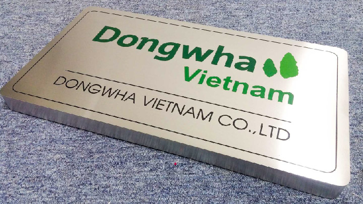Khắc bảng tên inox mẫu 5