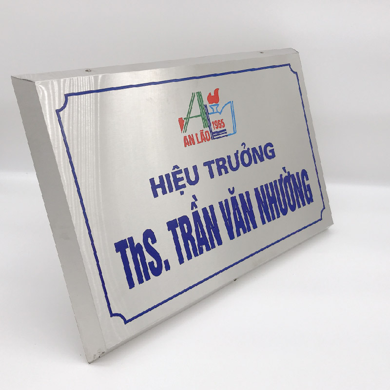 Khắc bảng tên inox mẫu 4