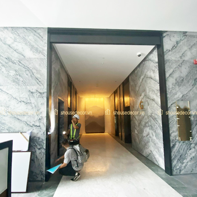 S House Decor ốp khung cho hệ thống lối đi của khách sạn