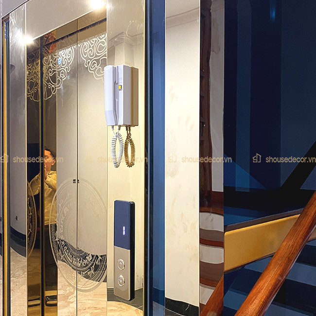 Ốp inox gương cho thang máy của dự án