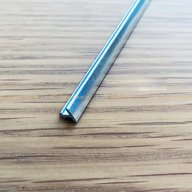 Đo và cắt nẹp T sao cho phù hợp với kích cỡ lắp ghép