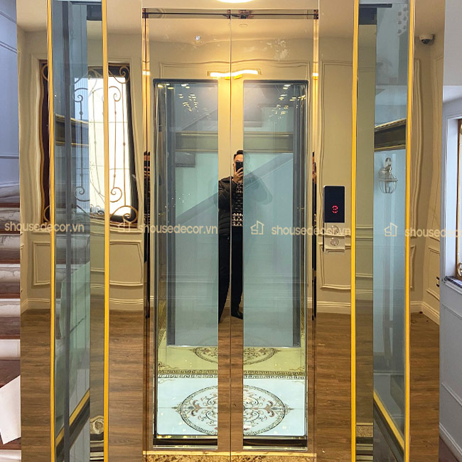 Khả năng chống ăn mòn và gỉ sét của mẫu ốp inox thang máy kính OTMKV07
