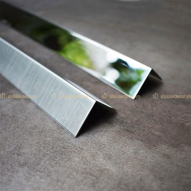 Nẹp Inox chữ V mặt xước