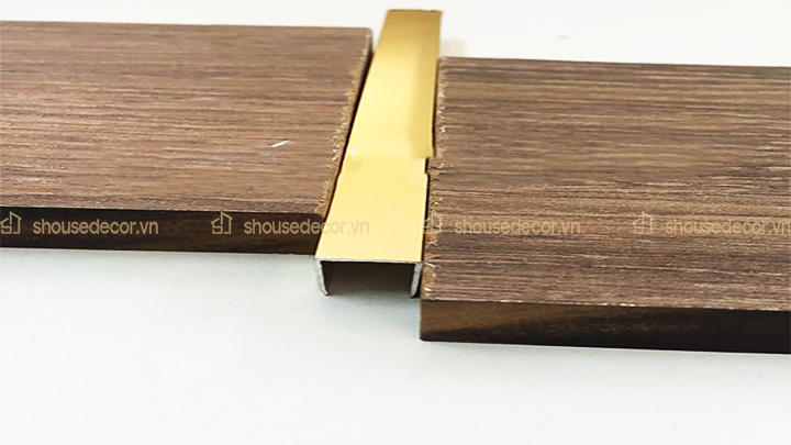 Nẹp inox chữ U20 dùng để nối các khe hở của tấm, sàn gỗ