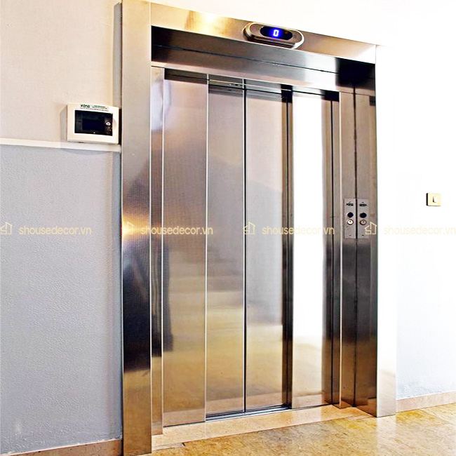 Ốp inox trắng kết hợp với tông màu pastel nhẹ nhàng