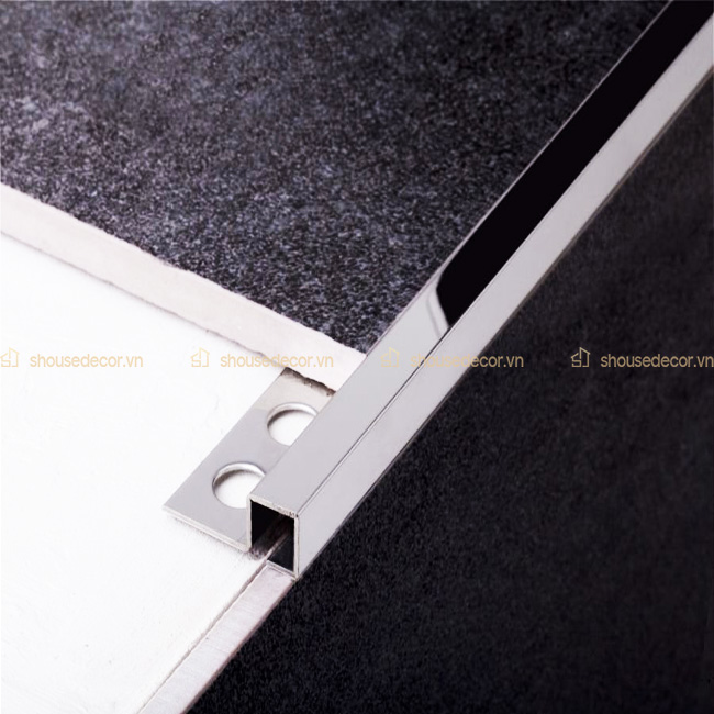 Nẹp vuông góc tường 1 cánh bề mặt sáng bóng, dễ dàng vệ sinh