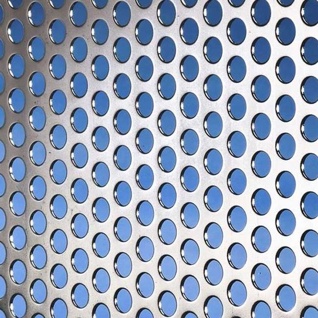 Tấm inox 316 đục lỗ có khả năng chống ăn mòn tuyệt vời, phù hợp cho môi trường hóa chất
