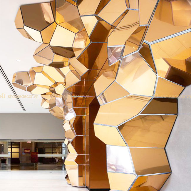 Tấm ốp inox vàng gương được thiết kế độc đáo, mới lạ