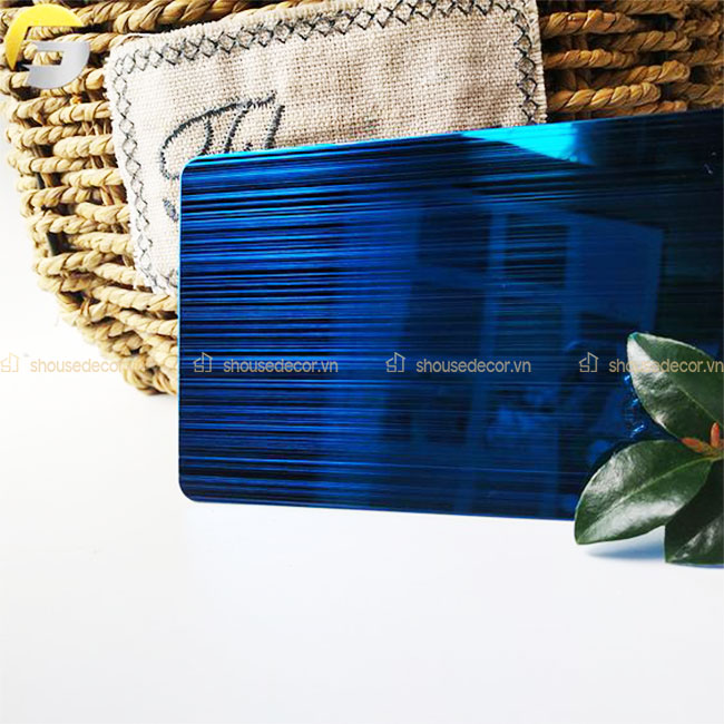 Tấm ốp inox xanh dương xước bền đẹp, chống bám vân tay