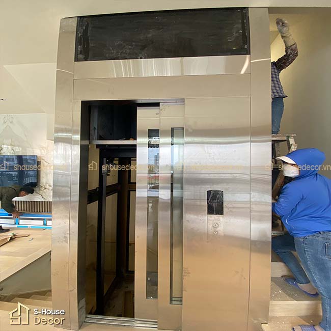 thang-kinh-duoc-op-trang-tri-tai-cong-trinh-the-manor-park