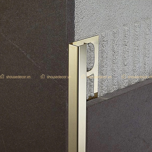 Sử dụng công nghệ PVD để mạ vàng cho thanh nẹp inox chữ C10