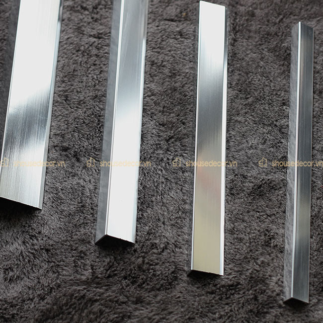 Nẹp inox chữ L dễ lắp đặt