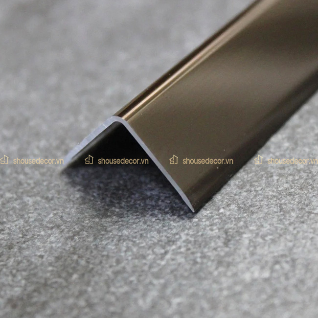 Nẹp V inox 20x20 được làm bằng chất liệu inox cao cấp