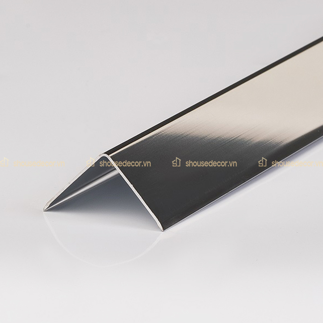 Thanh nẹp inox chữ V 201 có giá thành thấp hơn