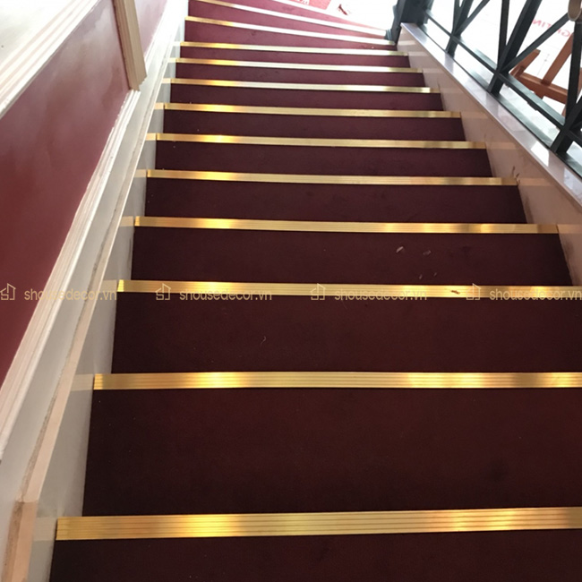 Nẹp inox chữ V dùng để trang trí nội thất