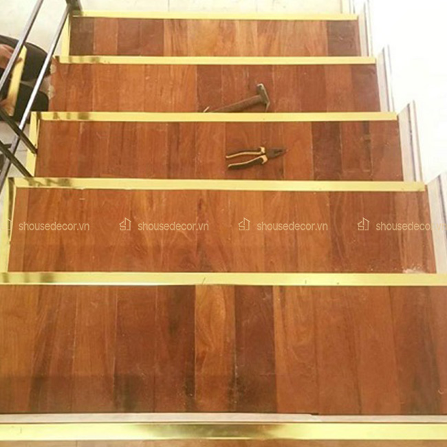 Cần có kinh nghiệm thi công để lắp đặt nẹp inox chữ V chính xác