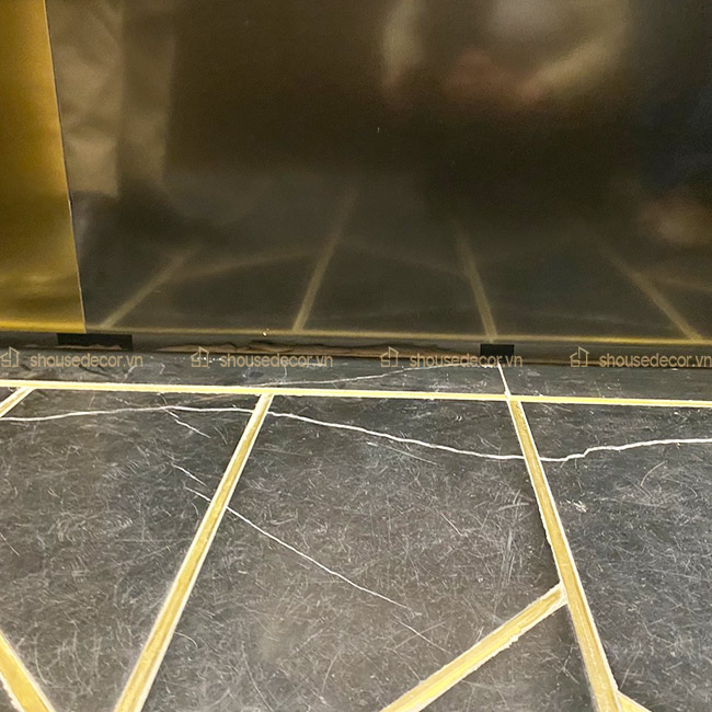 Nẹp inox chữ U dùng để xử lý các khe giãn cách của gạch