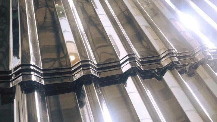 Tôn inox 201 giá thành rẻ hơn tôn inox 304