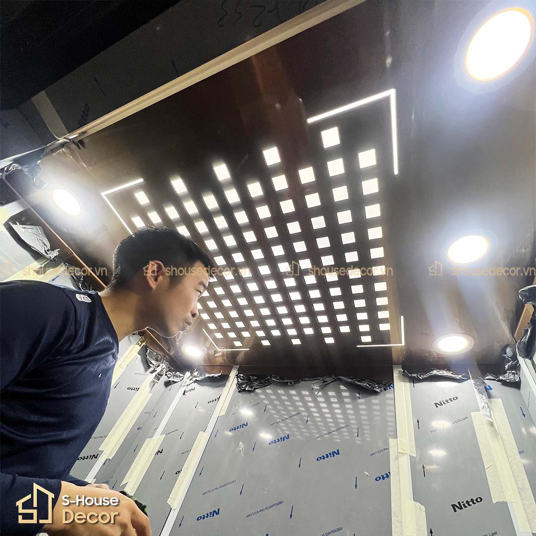 Không gian cabin thang máy sang trọng, hiện đại với phối hợp vật liệu cao cấp và ánh sáng tinh tế