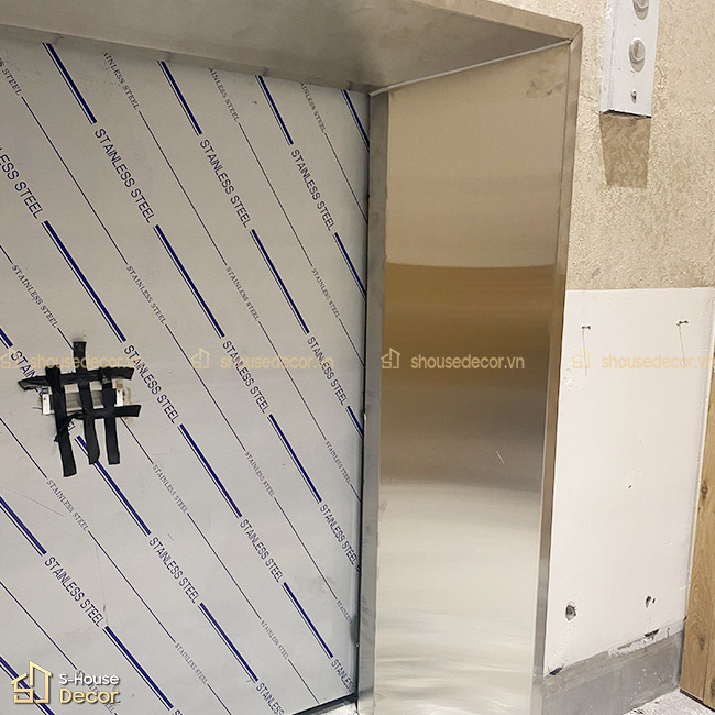 op-inox-thang-may-thuc-pham-03