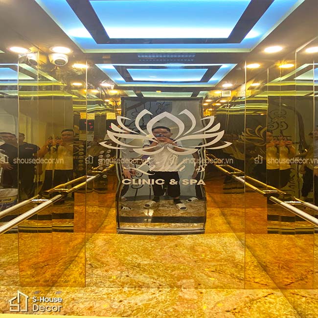 trang-tri-thang-may-tuong-tai-mot-spa