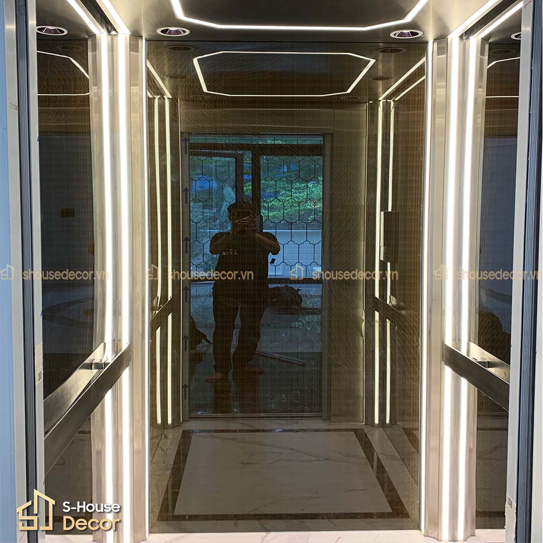 Không gian cabin thang máy sang trọng, hiện đại và đầy cuốn hút – xứng tầm đẳng cấp tại khu đô thị Ciputra