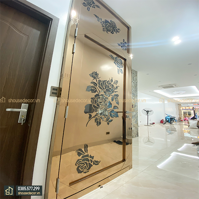 Ket-hop-voi-cac-hoa-tiet-doc-dao-moi-la