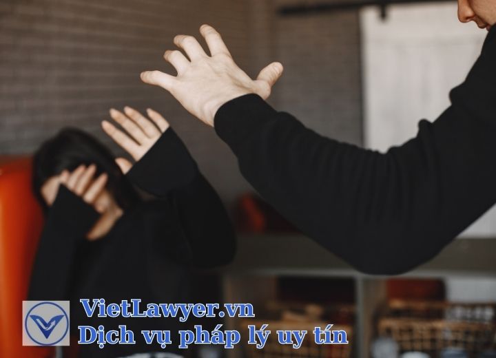 ép buộc trẻ em sử dụng ma túy, chất kích thích