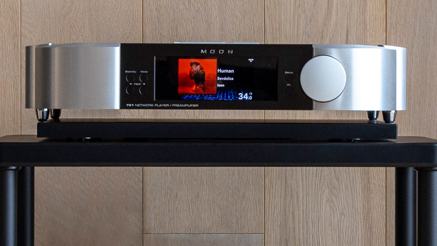 av-show-sg-2024-dynaudio-confidence-50-moon-north-collection-se-noi-cho-ban-biet-the-nao-la-thiet-ke-phu-am-sieu-viet