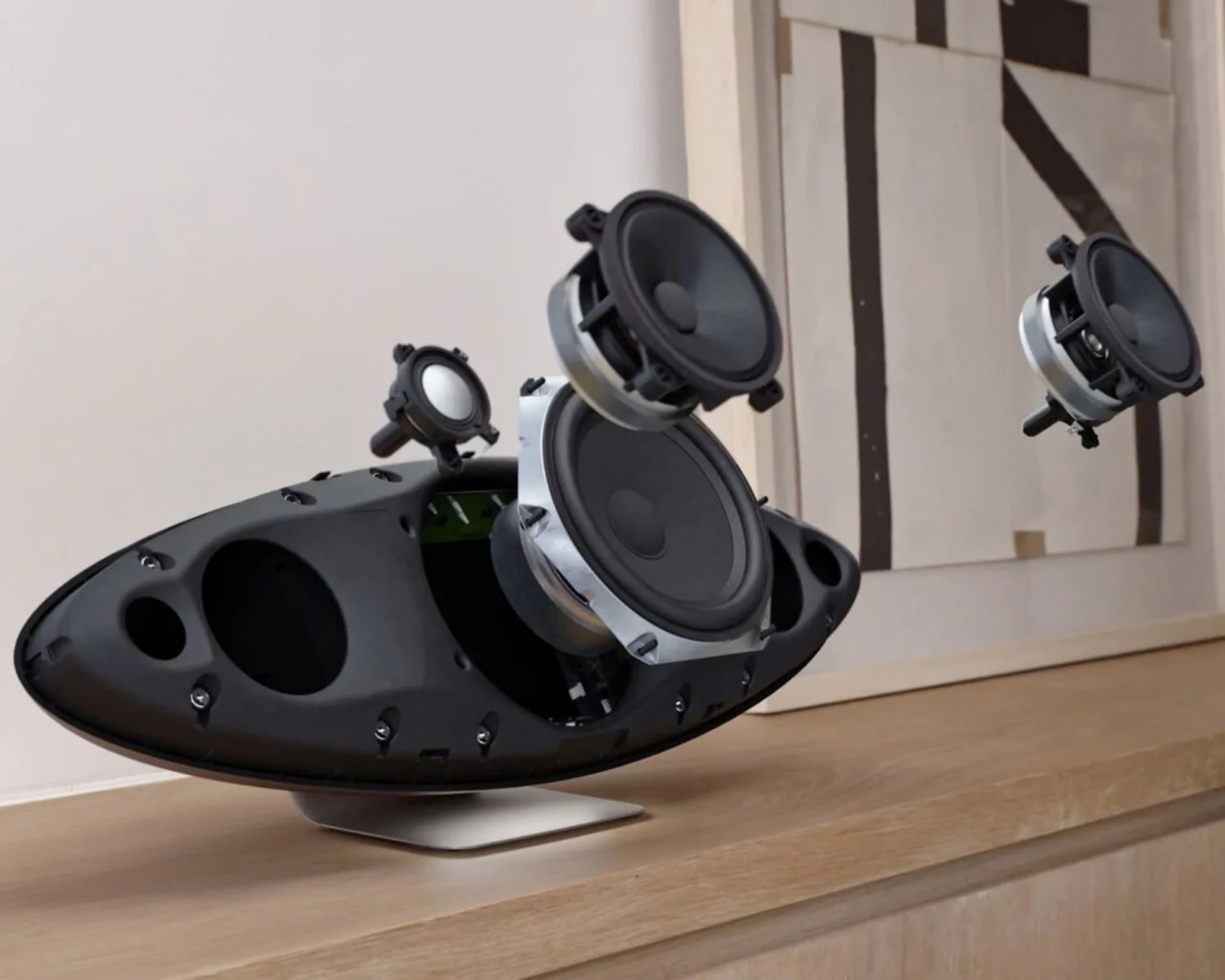 loa-khong-day-zeppelin-pro-thiet-ke-di-biet-chat-am-co-dang-mong-doi