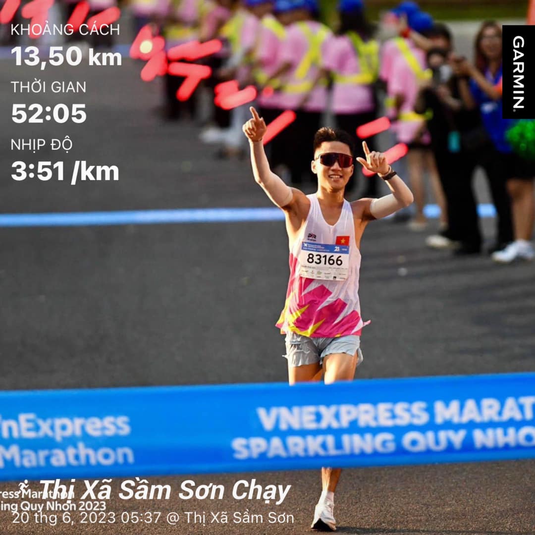 Các VĐV đều kết hợp luyện tập chéo