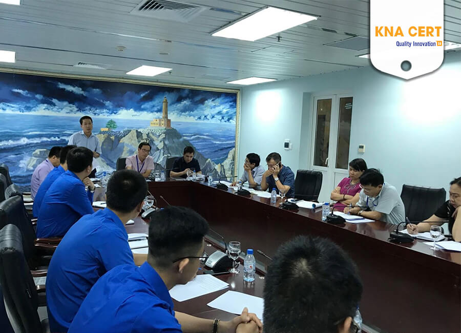 Phổ biến và triển khai toàn công ty