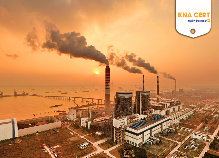 Việc thải khí ra môi trường của các doanh nghiệp chính là ví dụ rõ ràng nhất về khía cạnh môi trường