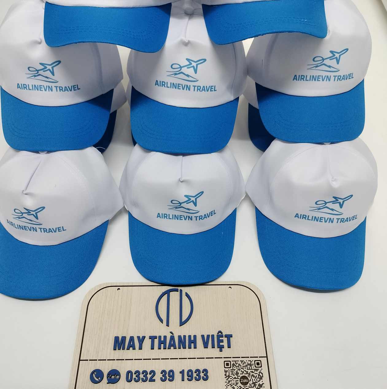 nón kết màu trắng phối xanh đẹp